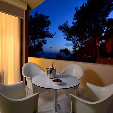 Seaside With A Swimming Pool Podstrana, Split - 20098 Appartement